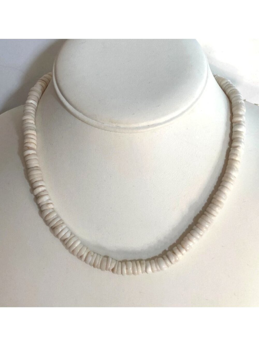 Vintage Hawaiian Puka Shell Necklace Surfer Beach Boho Festival 16" Barrel Clasp